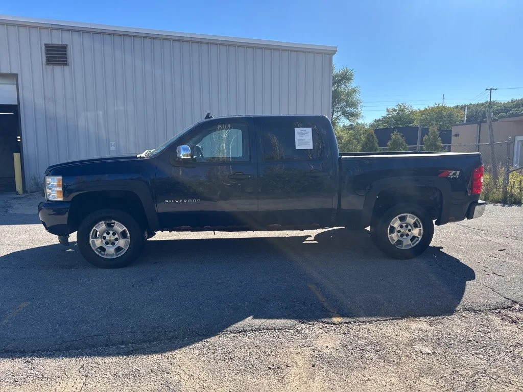 Used 2010 Chevrolet Silverado 1500 LT with VIN 3GCRKSE36AG196149 for sale in Traverse City, MI