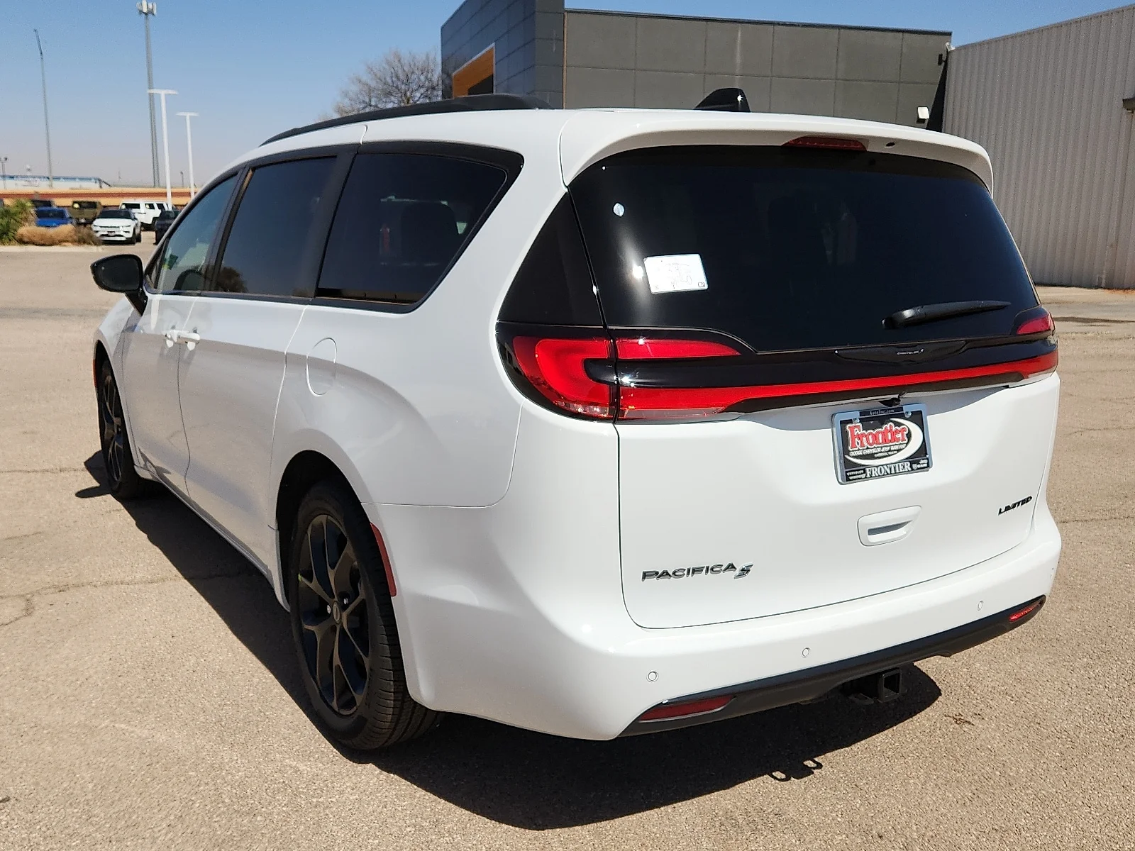 New 2026 Bright White Clear-Coat  Paint Chrysler LIMITED image 3