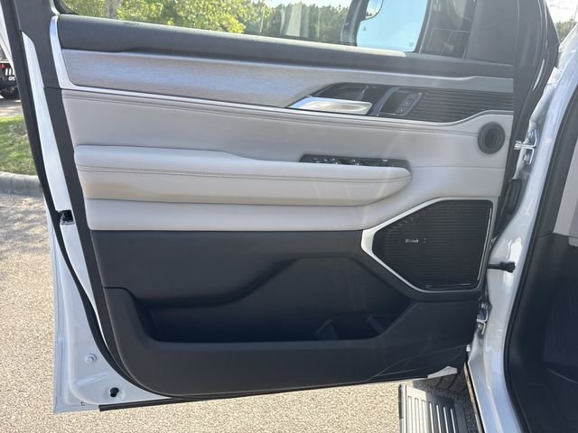 New 2026 White Jeep Limited Reserve image 11