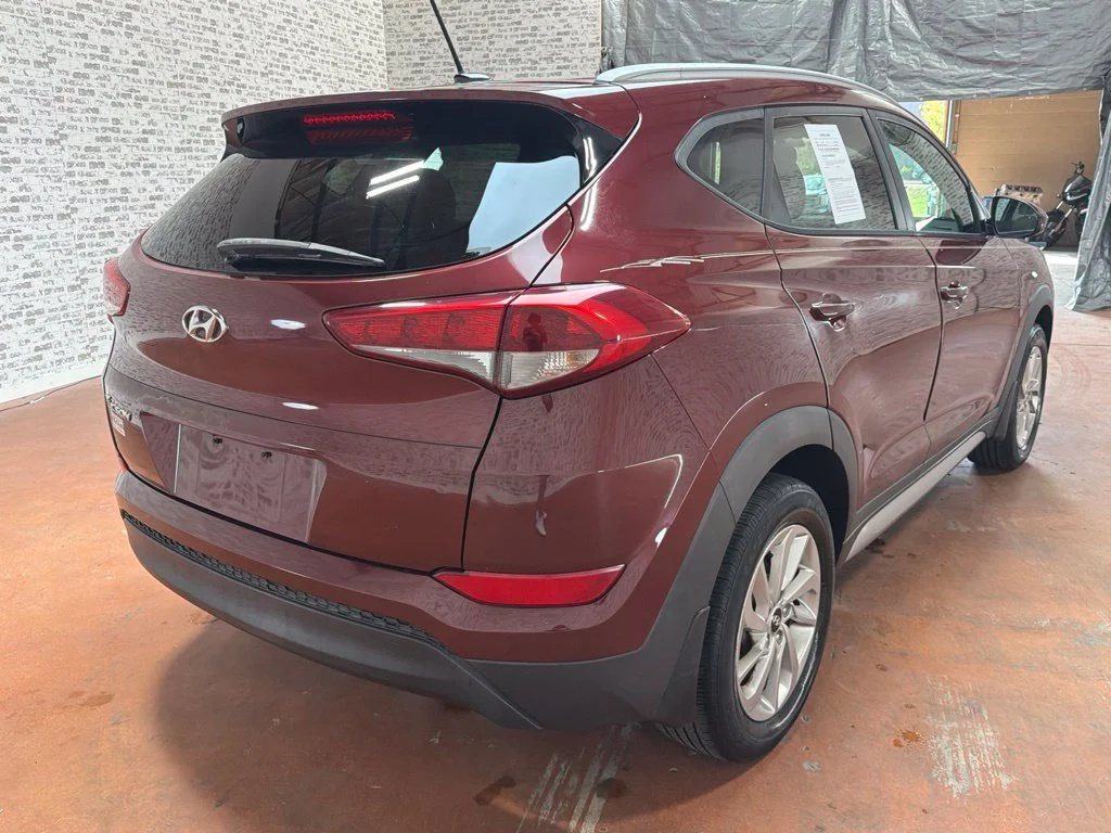 Used 2017 Ruby Wine Hyundai SE image 7