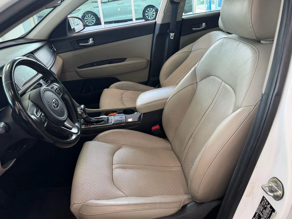 Used 2018 White Kia EX image 10