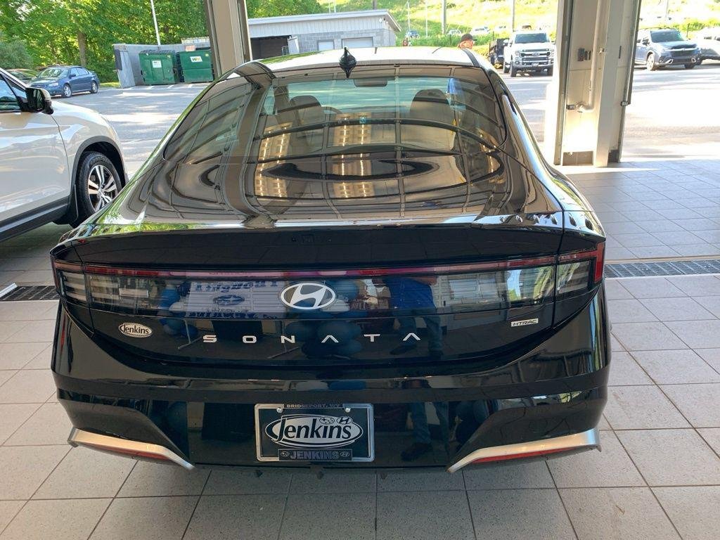 New 2026 Black Hyundai SEL Sport image 13