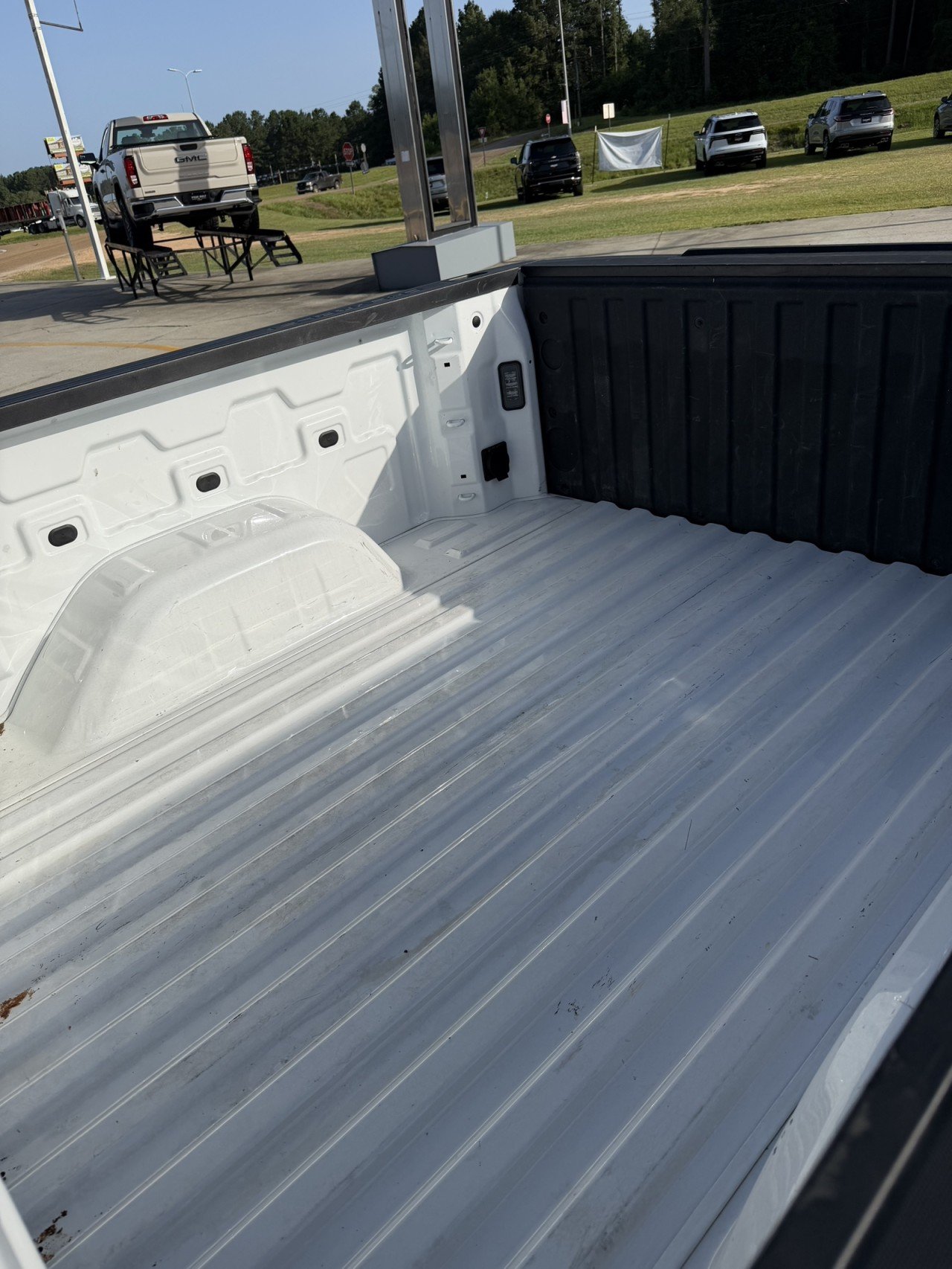 Used 2026 Summit White Chevrolet RST image 7