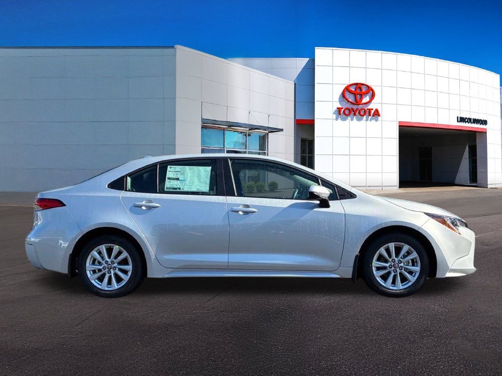 New 2027 Classic Silver Metallic Toyota LE image 8
