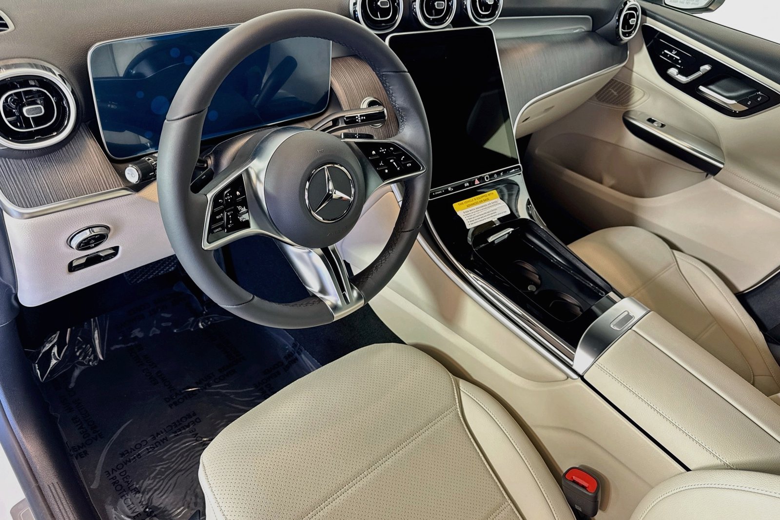 New 2026 Polar White Mercedes-Benz GLC 300 image 9
