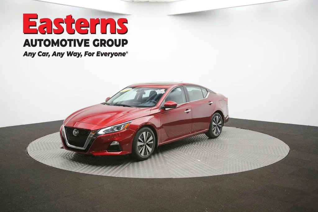 Used 2021 Red Nissan 2.5 SV image 55
