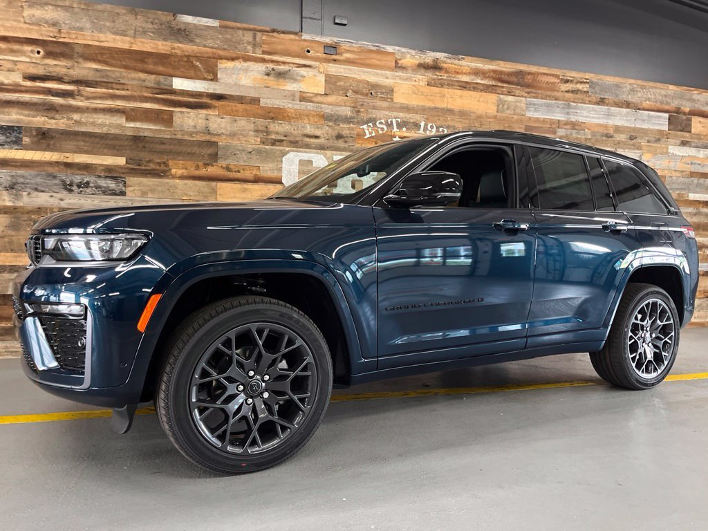 New 2027 Fathom Blue Pearl-Coat Paint Jeep Summit image 14