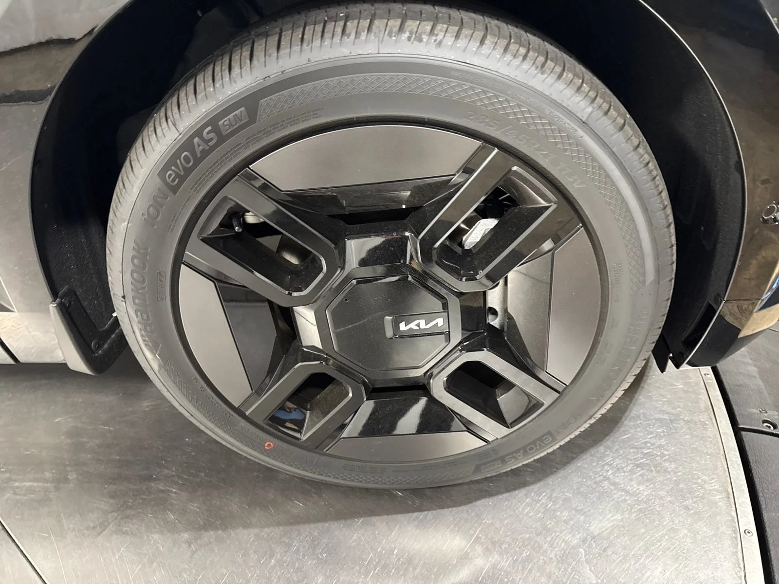 New 2026 Wolf Gray/Ebony Black Roof Kia GT-Line image 14