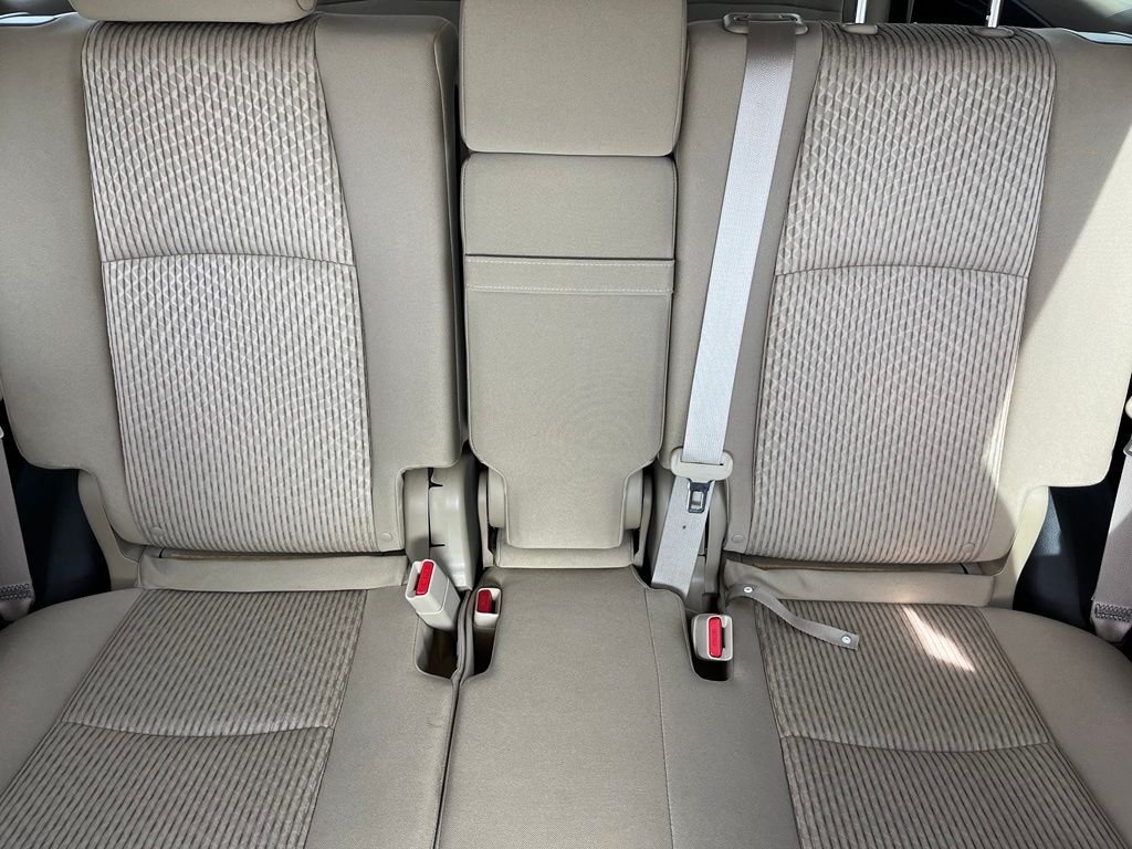 Used 2020 White Toyota SR5 image 12