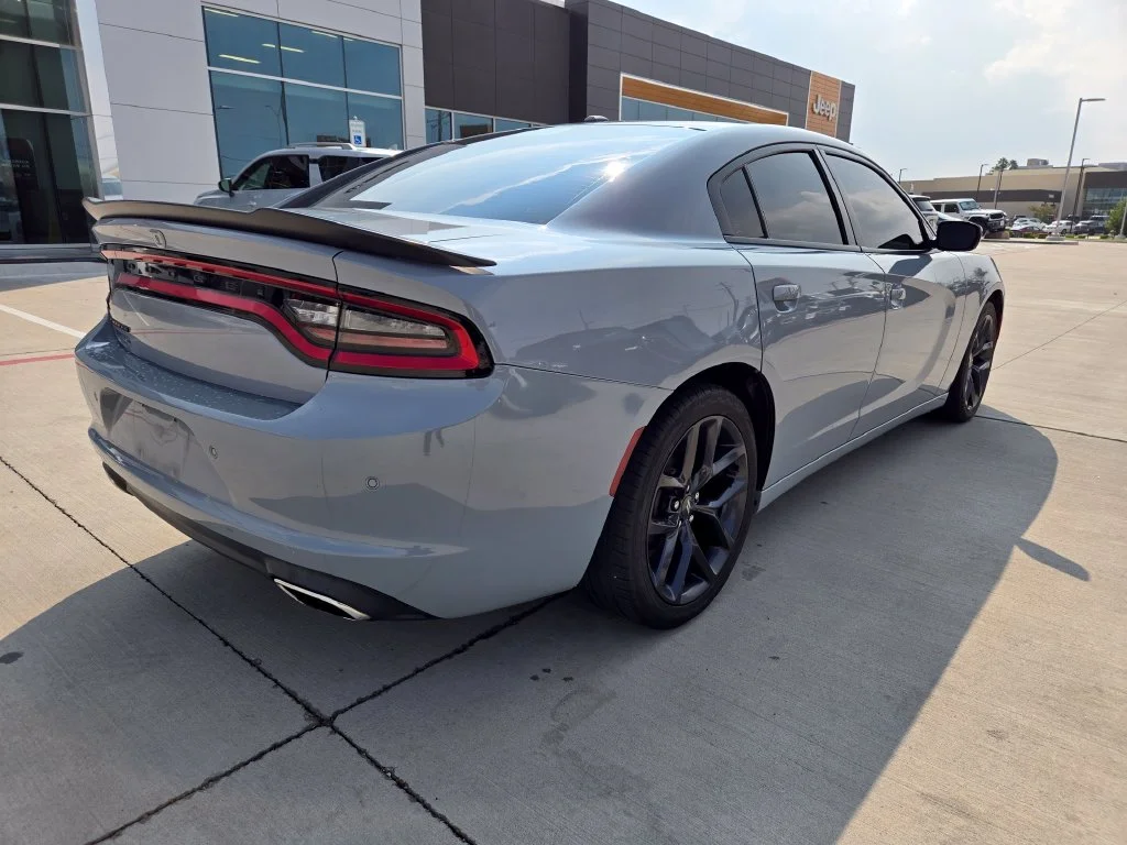 Used 2021 Gray Dodge SXT image 3