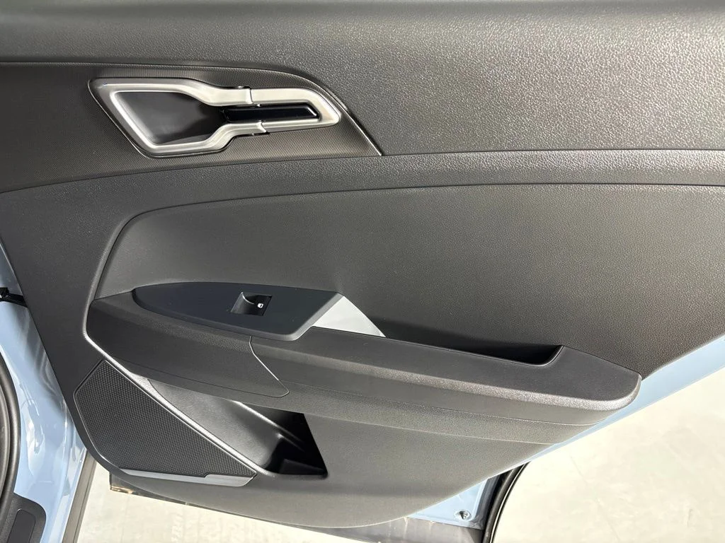 New 2027 Heritage Blue Kia S image 18
