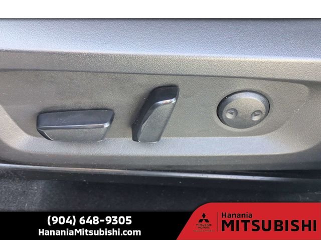 Used 2023 Silver Mitsubishi SE Special Edition image 21
