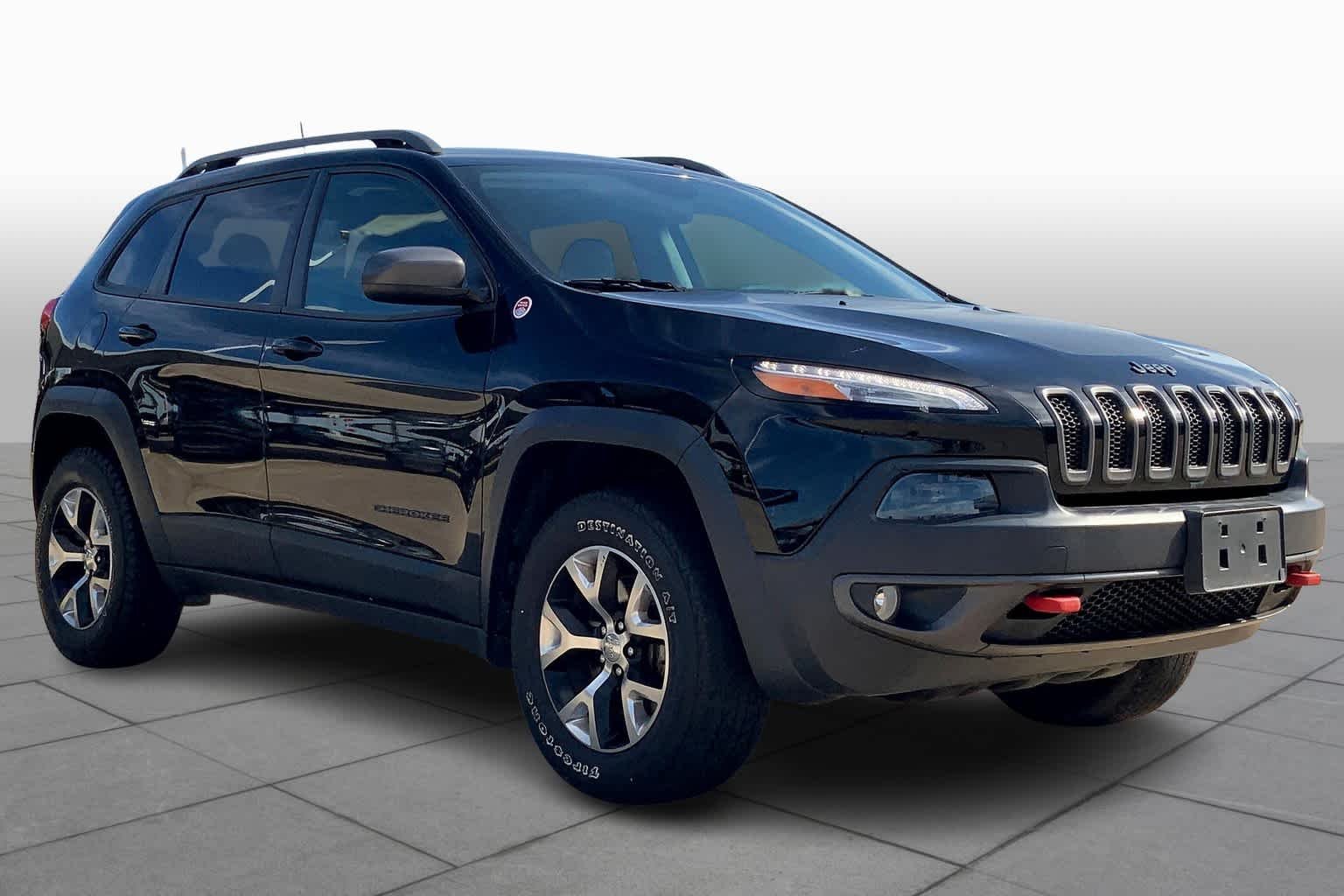 Used 2017 Diamond Black Crystal Pearlcoat Jeep Trailhawk image 2