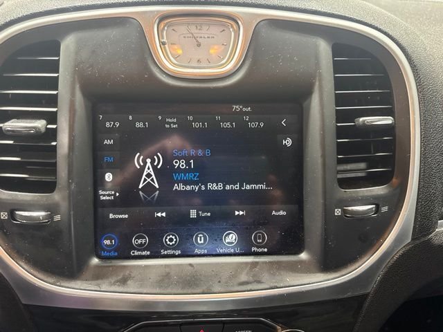 Used 2020  Chrysler Touring image 15