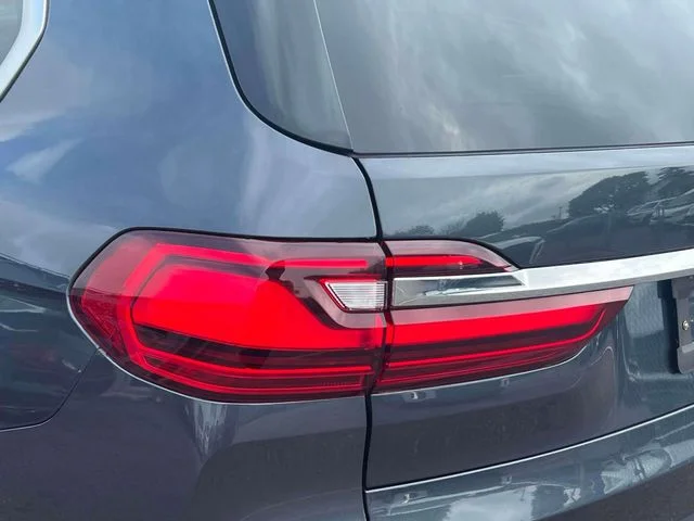 Used 2019 Gray BMW xDrive50i image 9