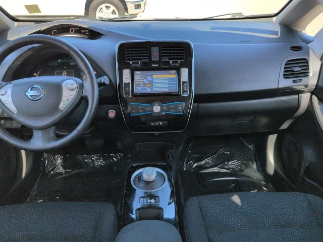 Used 2015 Glacier White Nissan SV image 14
