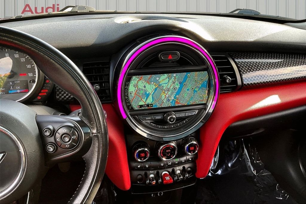 Used 2016 Red MINI Base image 9