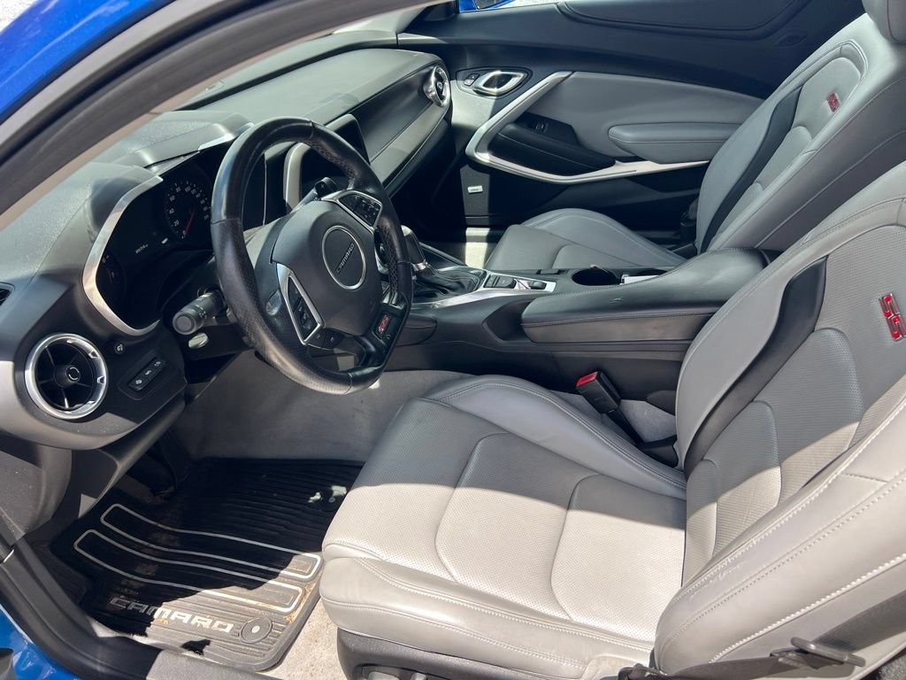 Used 2018 HYPER BLUE METALLIC Chevrolet 2SS image 6