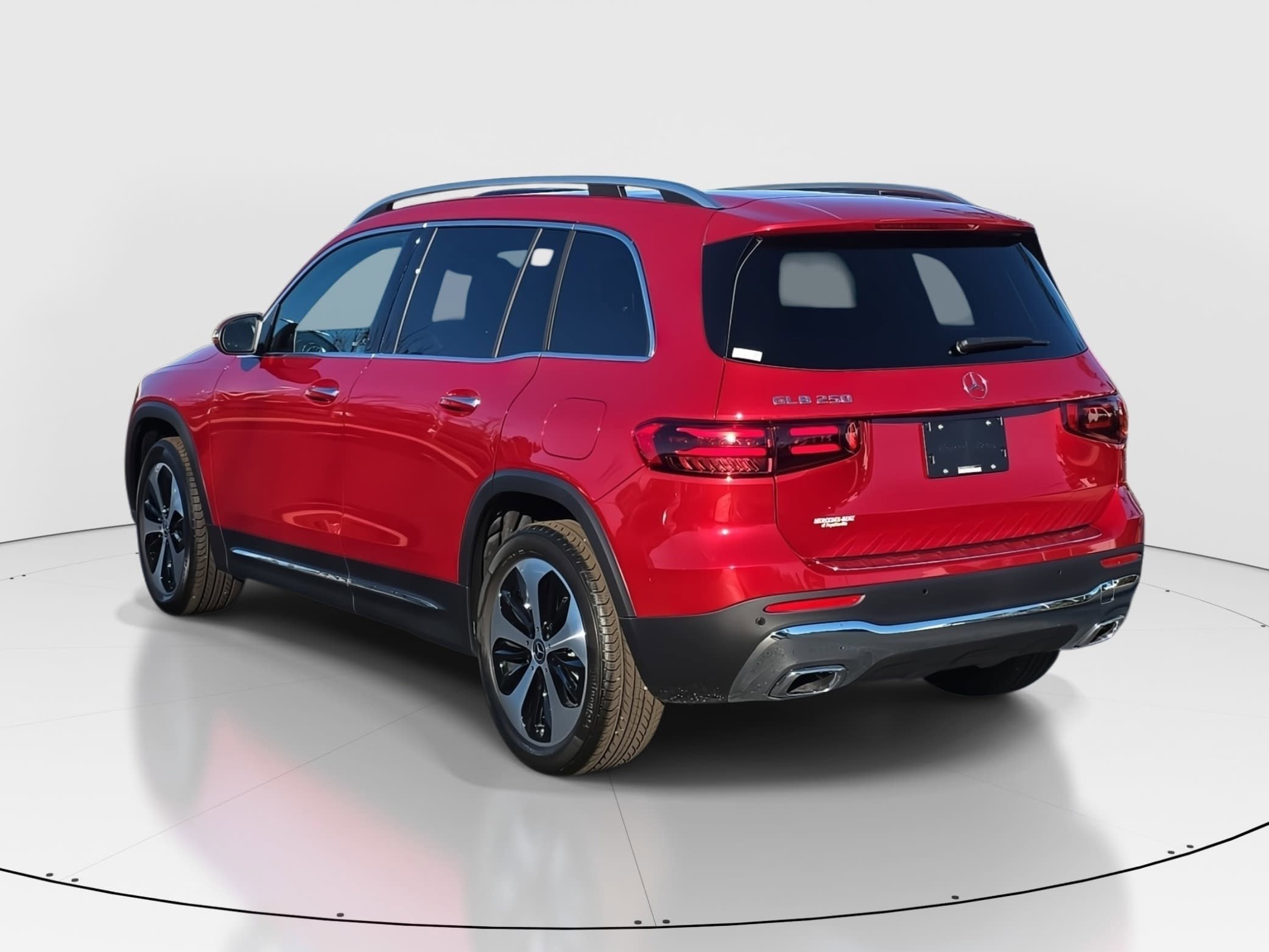 New 2026 MANUFAKTUR Patagonia Red Metallic Mercedes-Benz GLB250 image 7