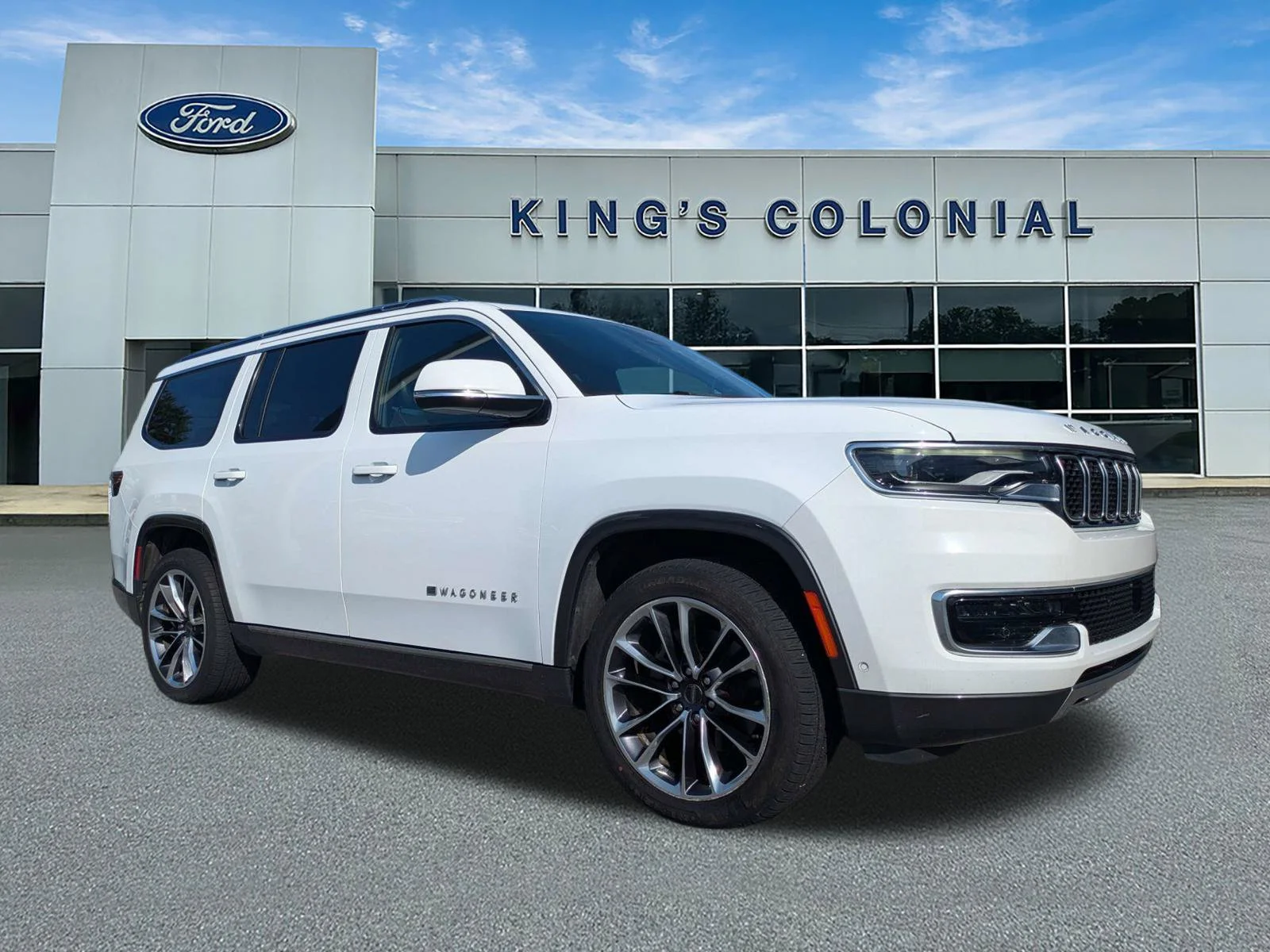 Certified Used 2022 Bright White Clearcoat Jeep Series III w/Leather Quad Buckets, Panoramic Moonroof, 10.25 Screen, & 3rd Row Seat image 1