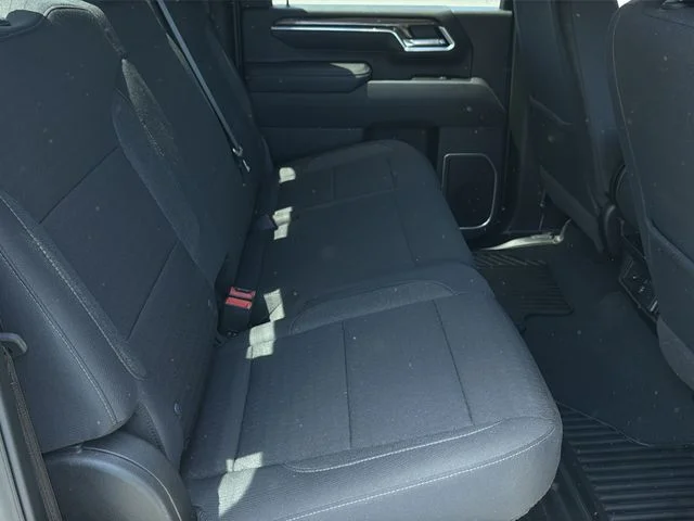Used 2025 White Chevrolet LT image 35