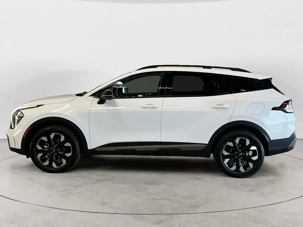 Used 2023 White Kia X-Line image 12