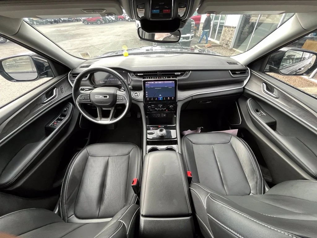 Used 2022 Gray Jeep Limited image 13