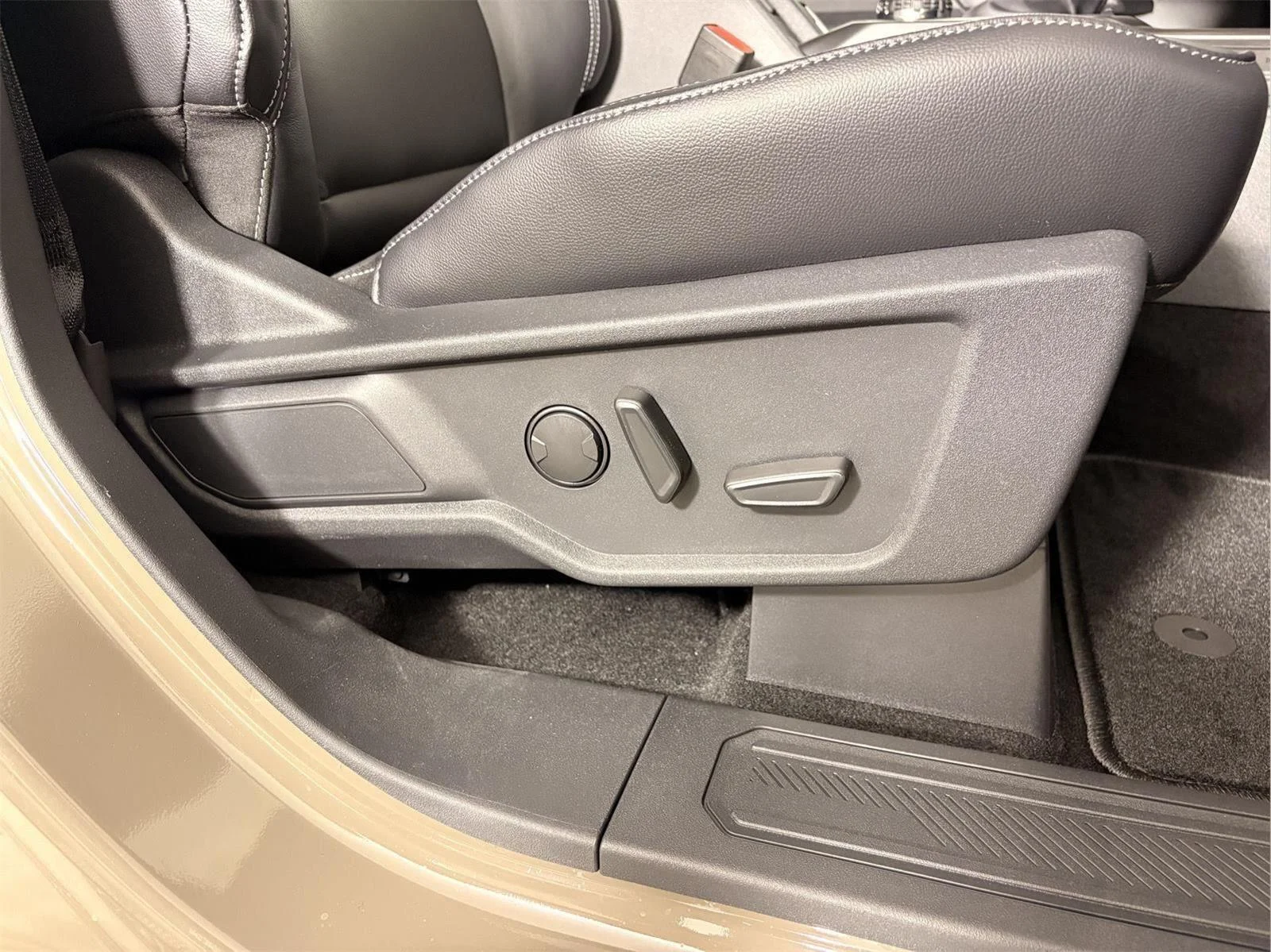 Used 2026 Marsh Gray Ford Outer Banks image 23