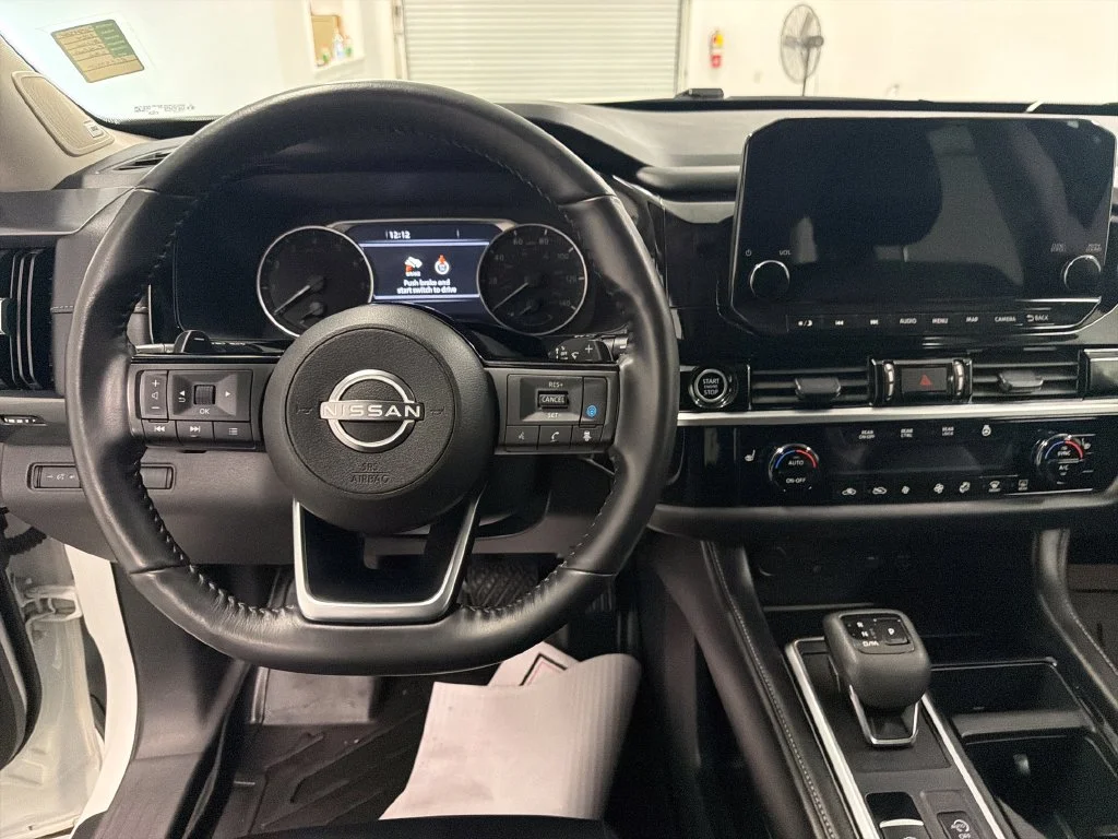 Used 2024 White Nissan SL image 19