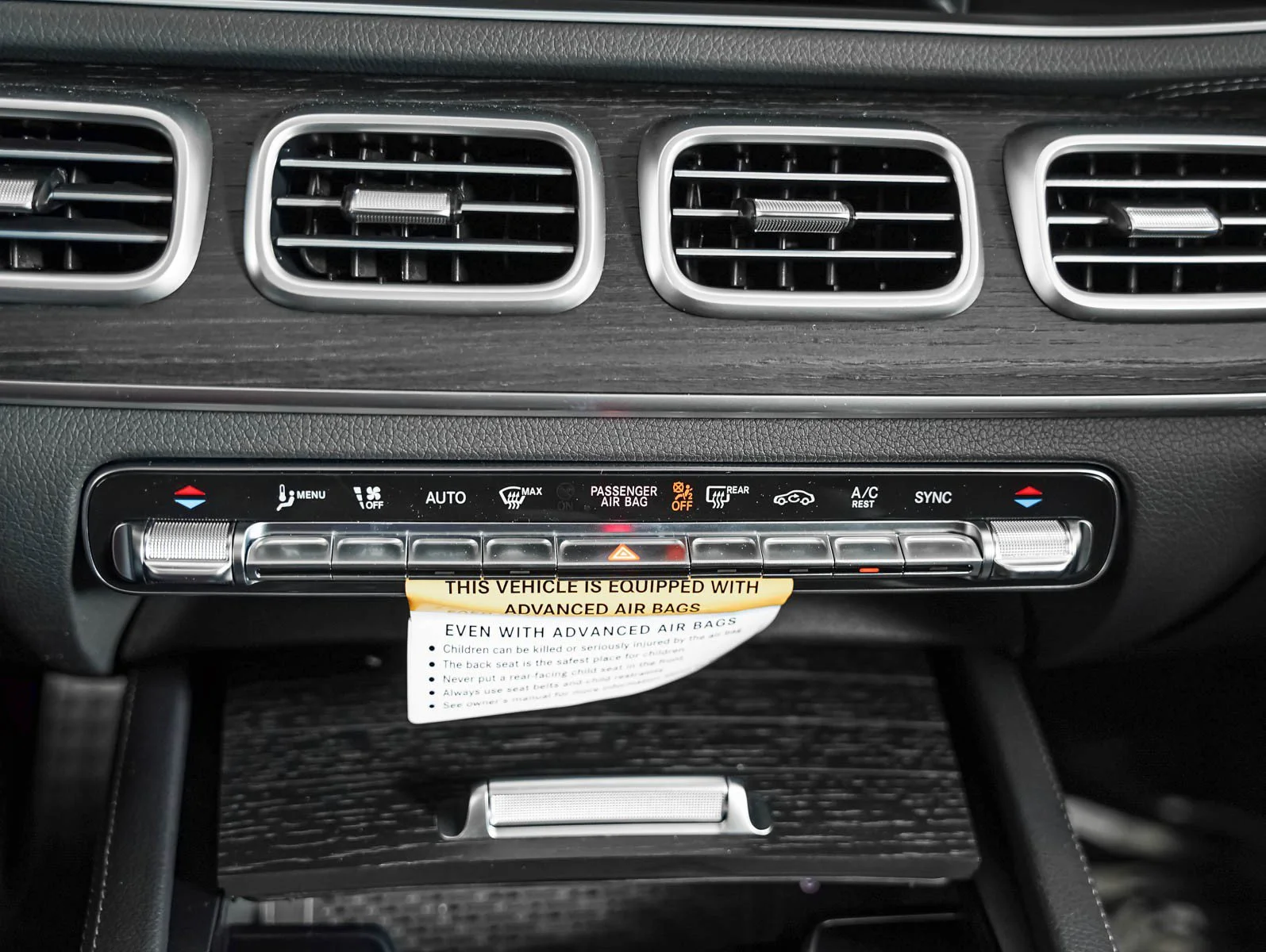 New 2026 Polar White Mercedes-Benz 4MATIC® image 22