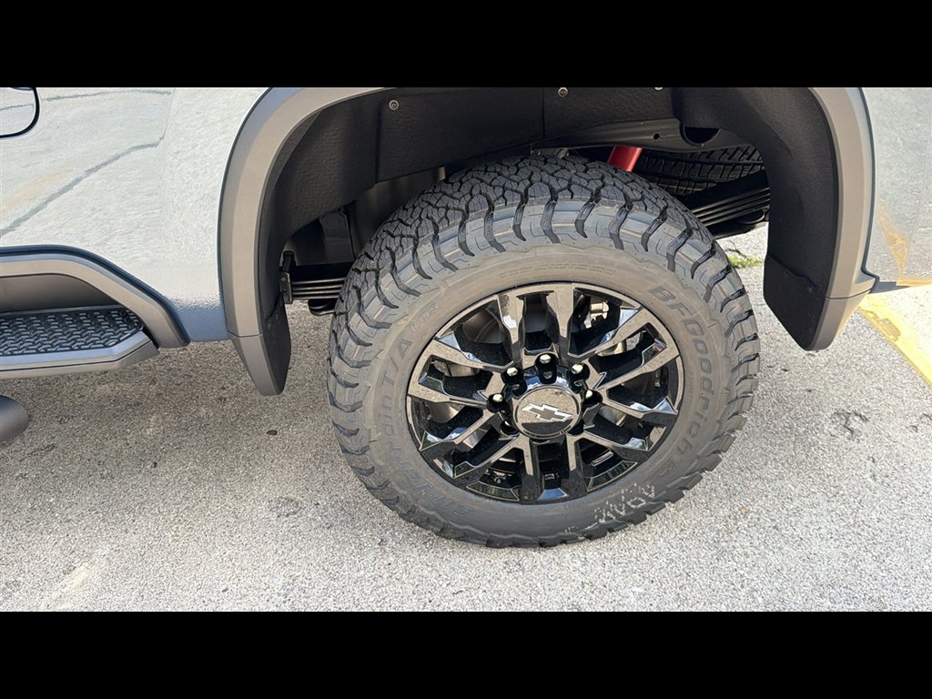 New 2026 Lakeshore Blue Metallic Chevrolet LT image 26