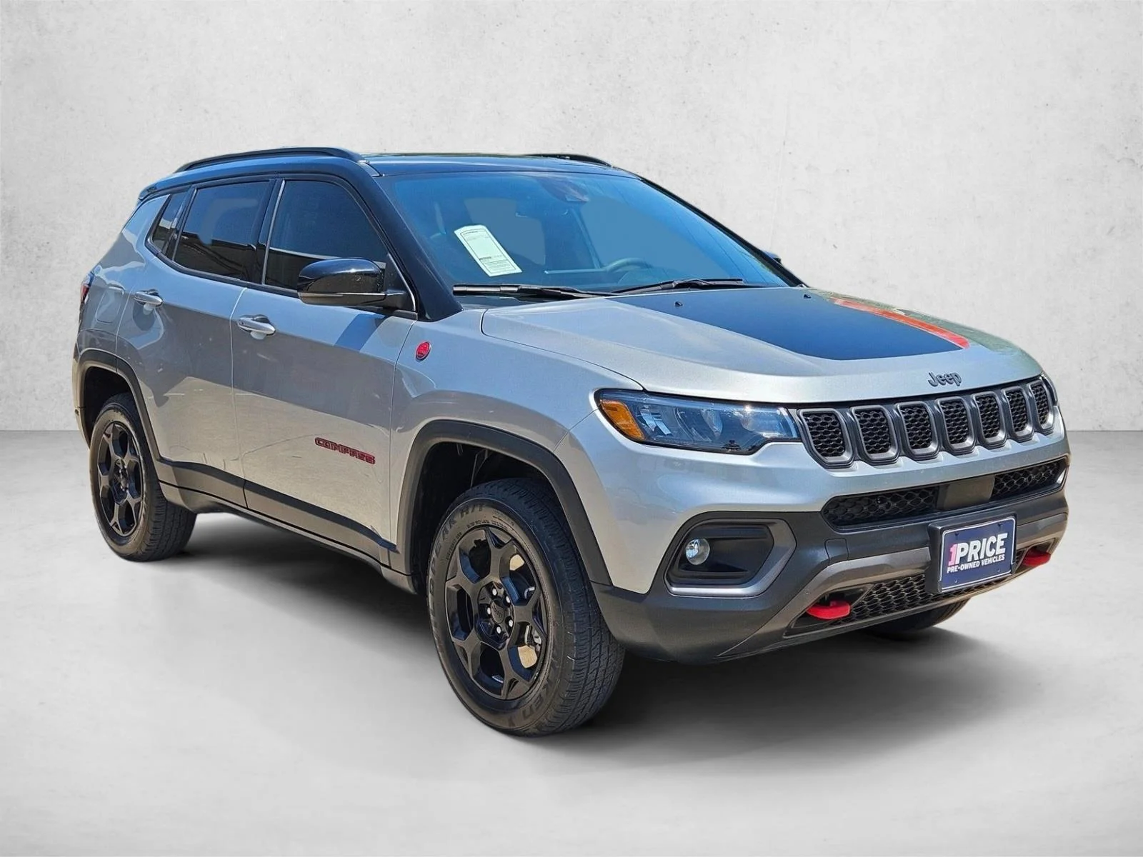 Used 2023 Billet Silver Metallic Clearcoat Jeep Trailhawk image 3