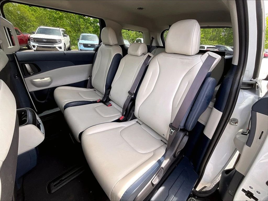 Used 2025 Snow White Pearl Kia EX image 14