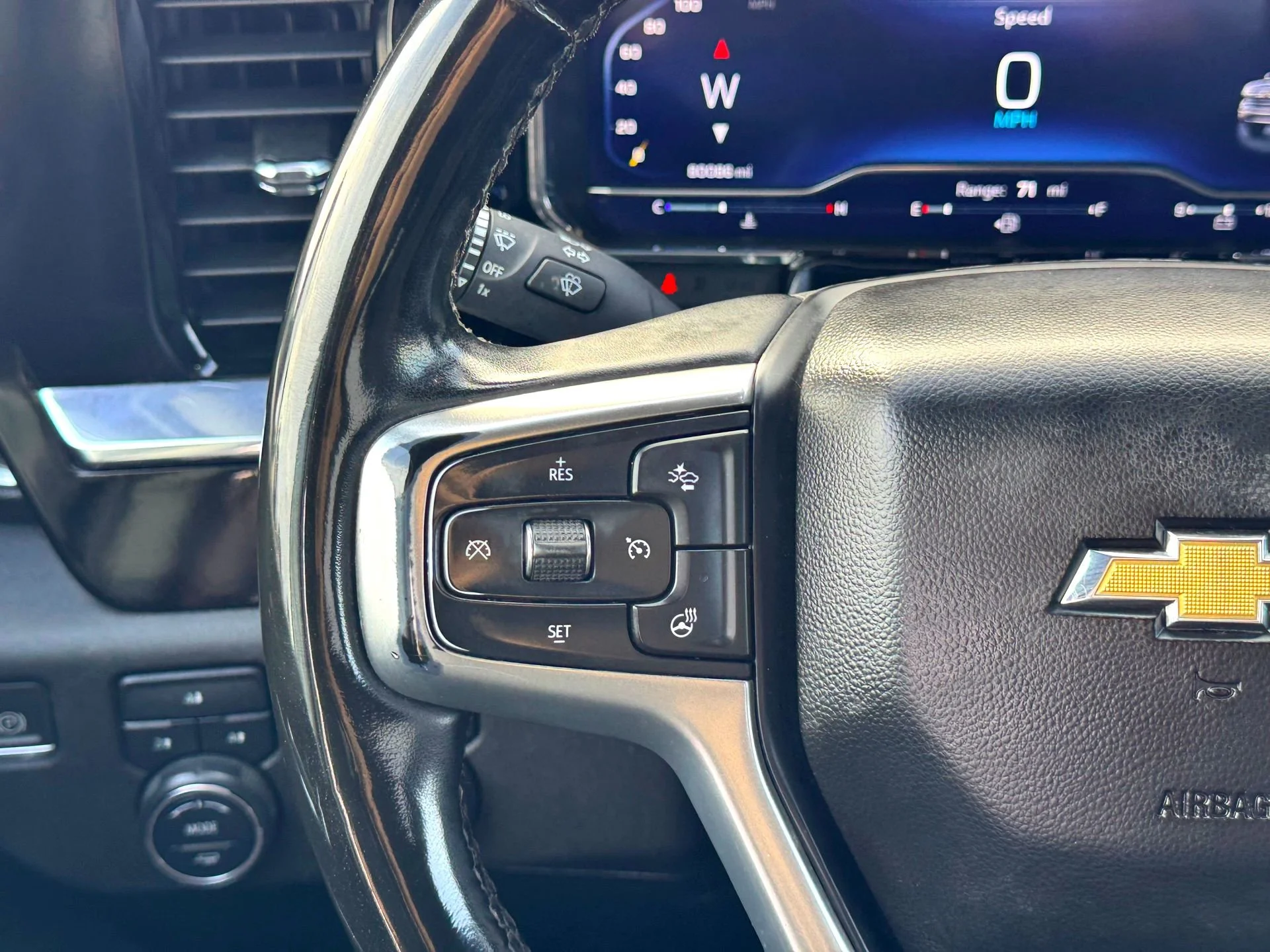 Used 2024 Summit White Chevrolet LT image 21