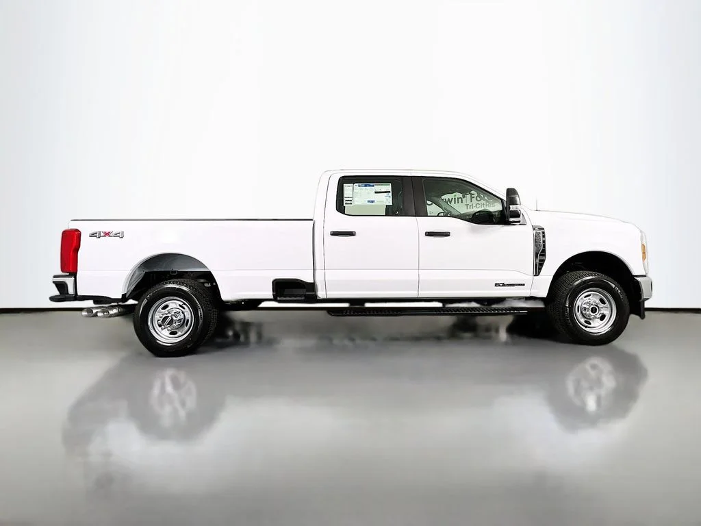 New 2026 Oxford White Ford XL image 17