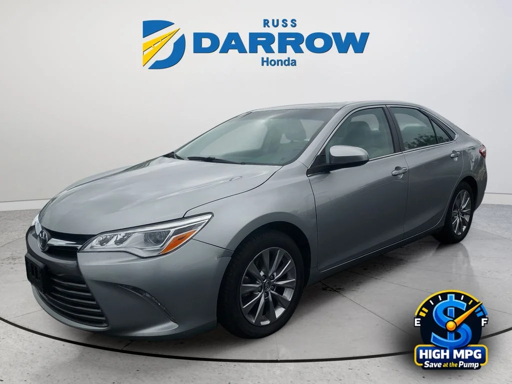 Used 2017 Silver Toyota XLE image 1