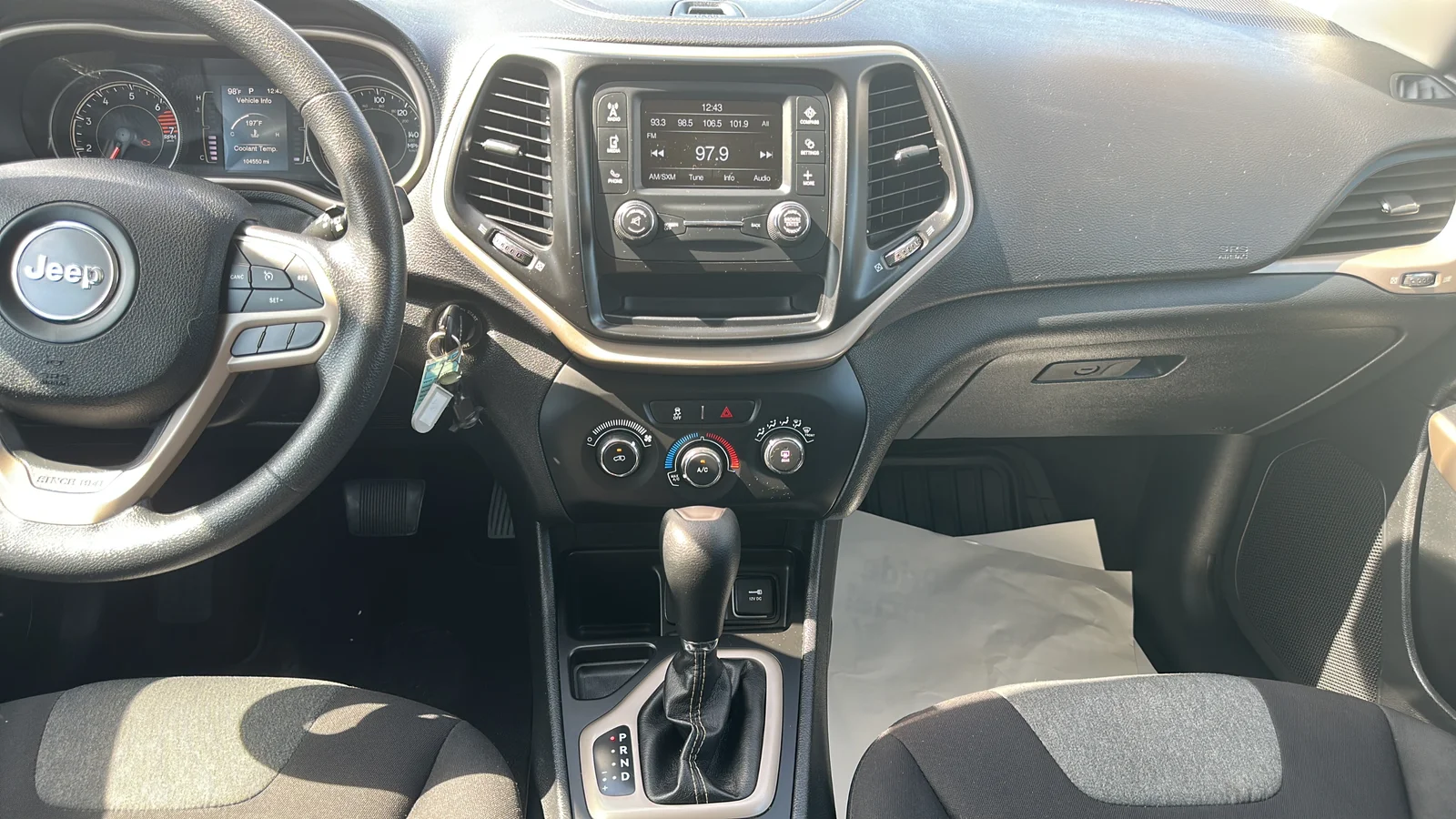 Used 2018 Black Jeep Latitude image 12