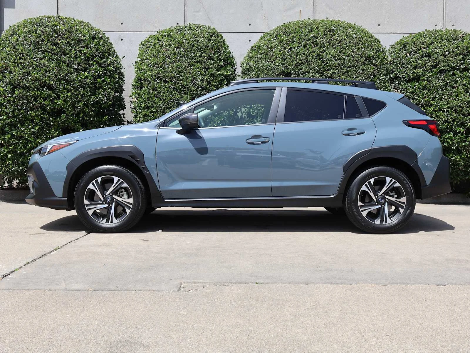 Used 2024 Offshore Blue Metallic Subaru Premium image 5