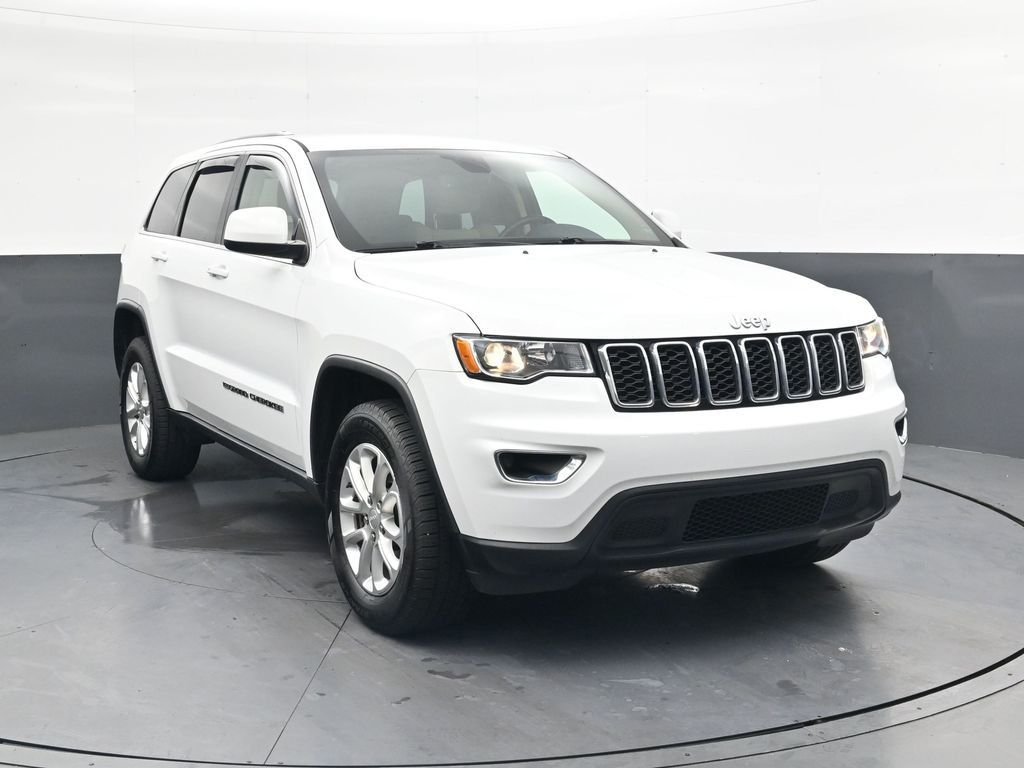Used 2022 White Jeep Laredo E image 2