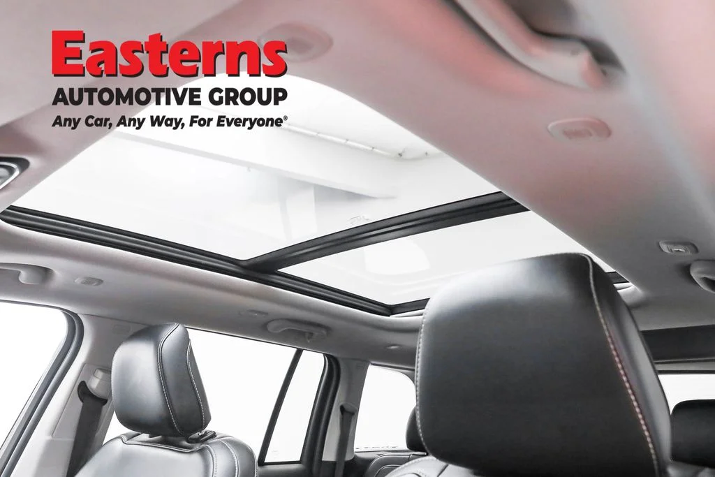 Used 2023 White Jeep 4xe image 33