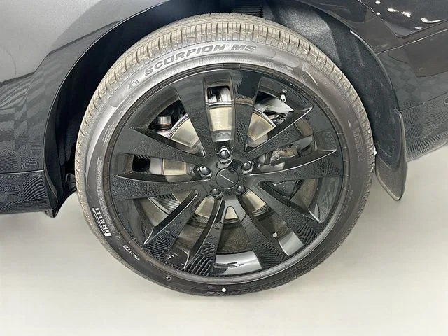 New 2026 Black Land Rover Dynamic SE image 28