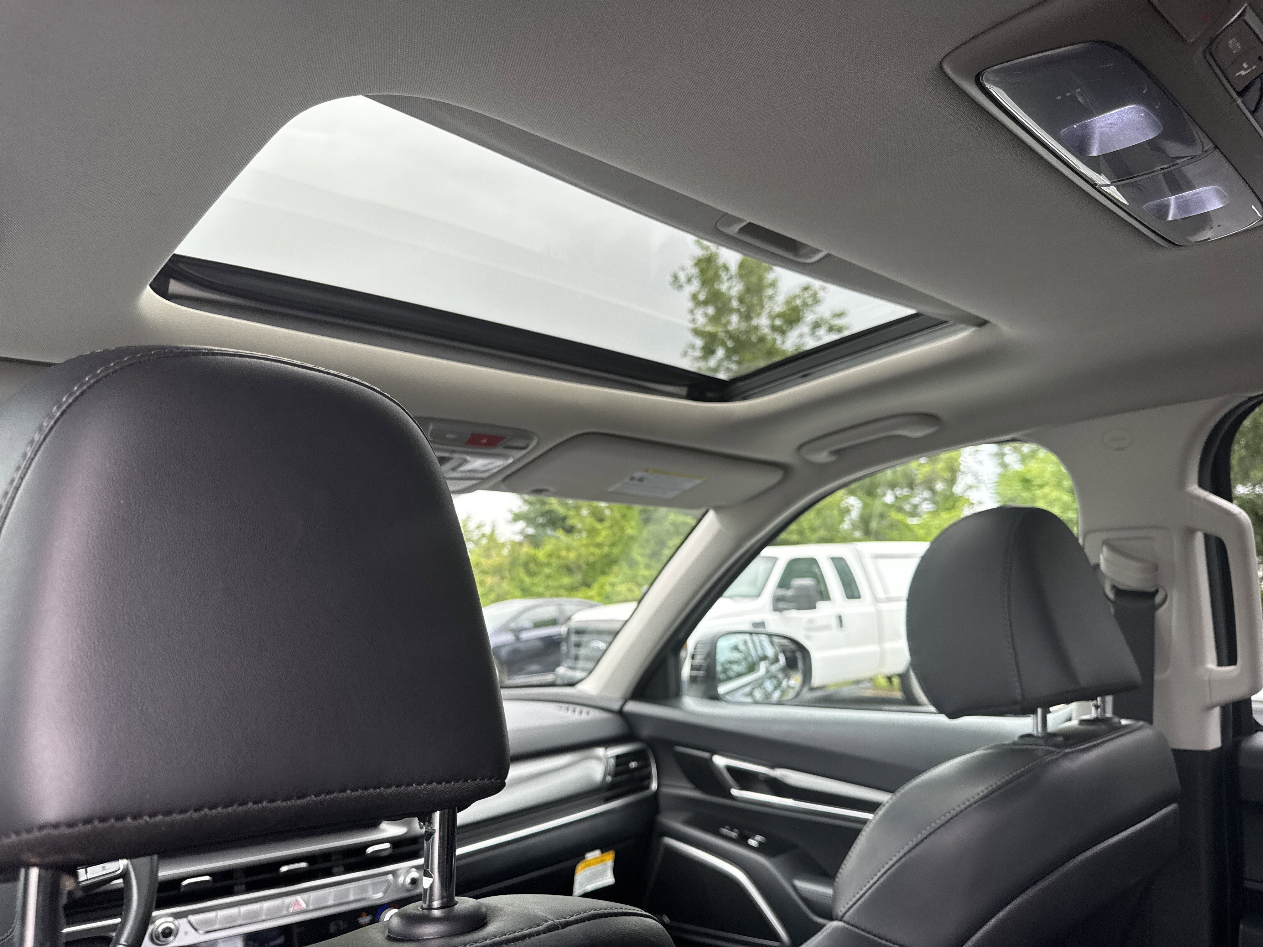 Used 2025 Ebony Black Kia S image 28