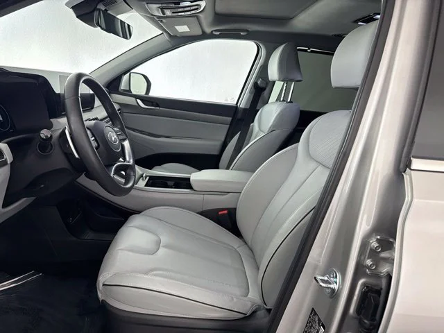 Used 2025 Silver Hyundai SEL Premium image 40