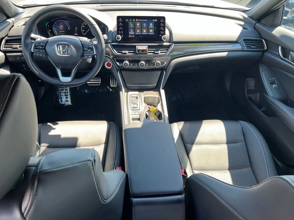 Used 2022 Sonic Gray Pearl Honda Sport image 17