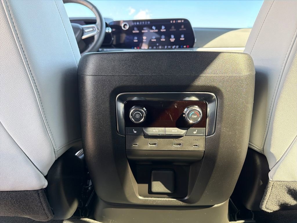 2025 Chevrolet Tahoe Premier - Photo 31