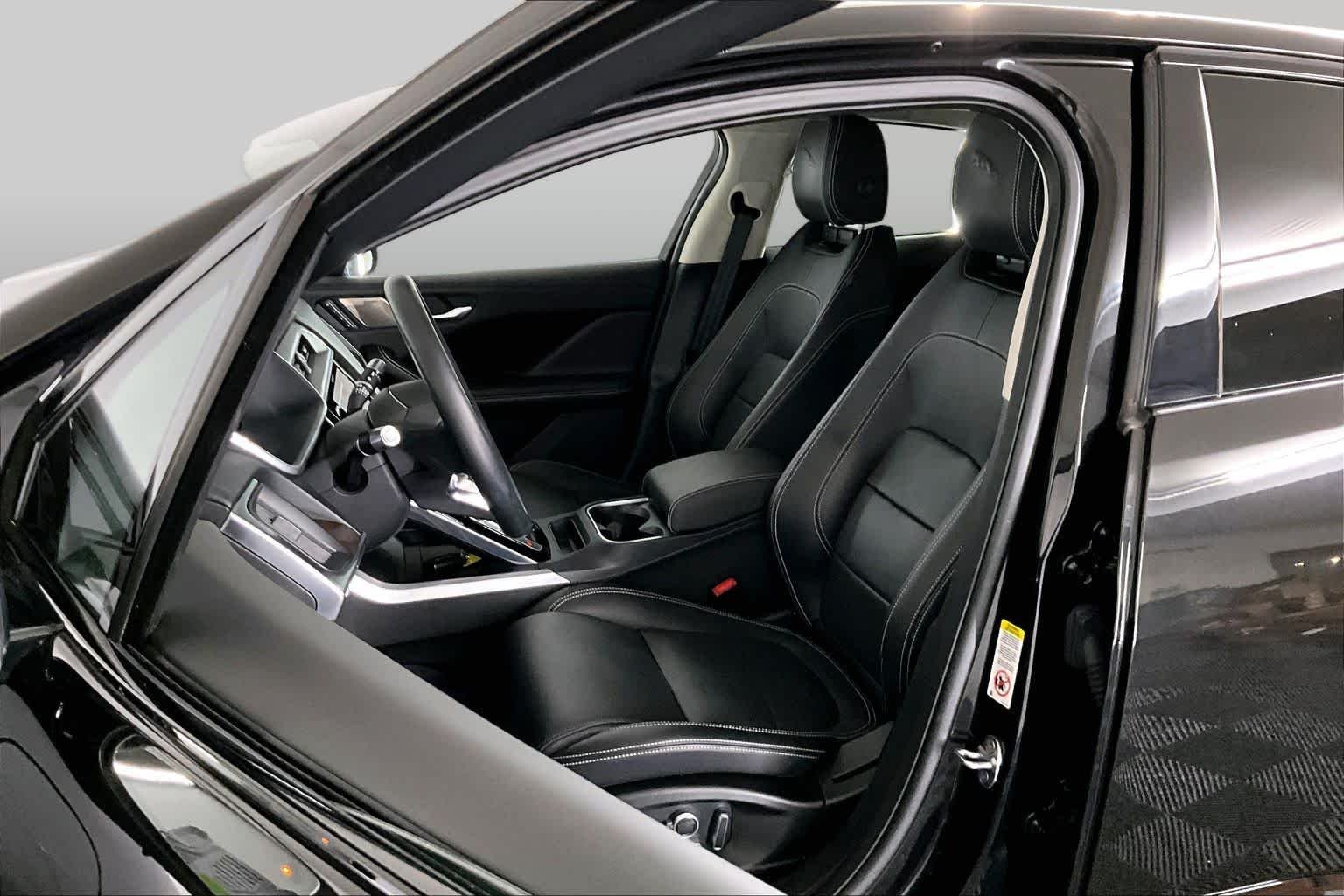 Used 2022 Santorini Black Metallic Jaguar HSE image 8