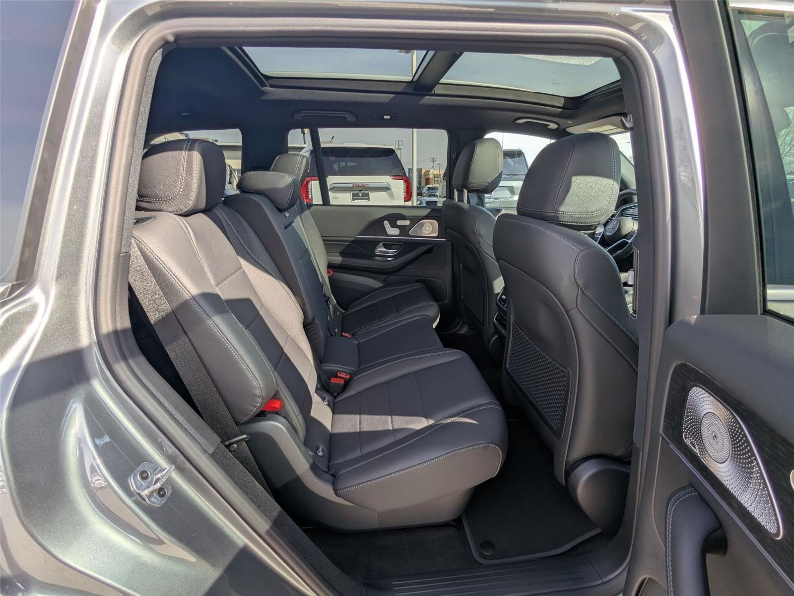 New 2026 Selenite Grey Metallic Mercedes-Benz GLS 450 image 32