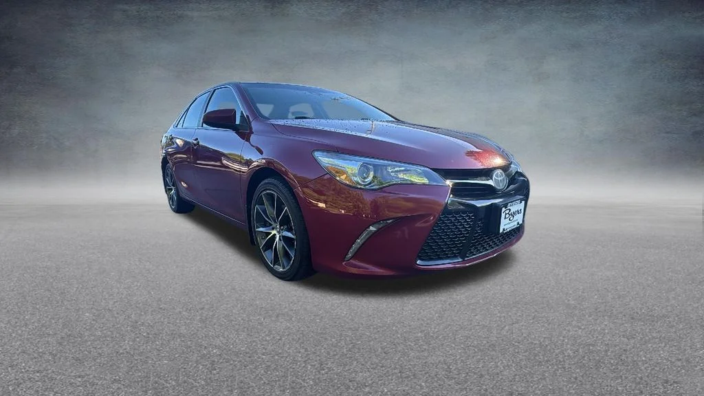 Used 2015 Toyota Camry XSE with VIN 4T1BF1FK3FU896488 for sale in Whitehall, OH