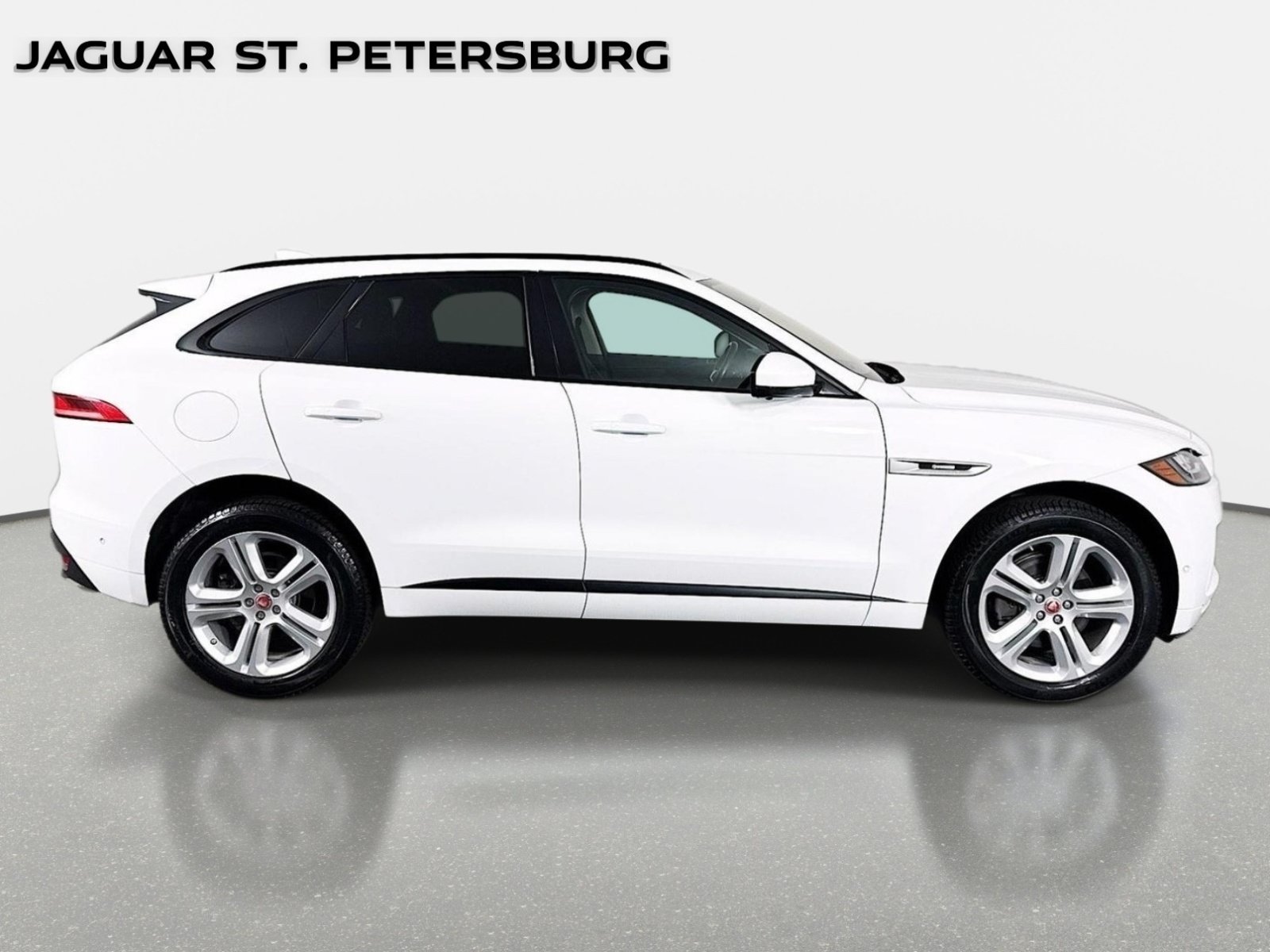 Used 2017 Polaris White Jaguar 35t R-Sport image 4