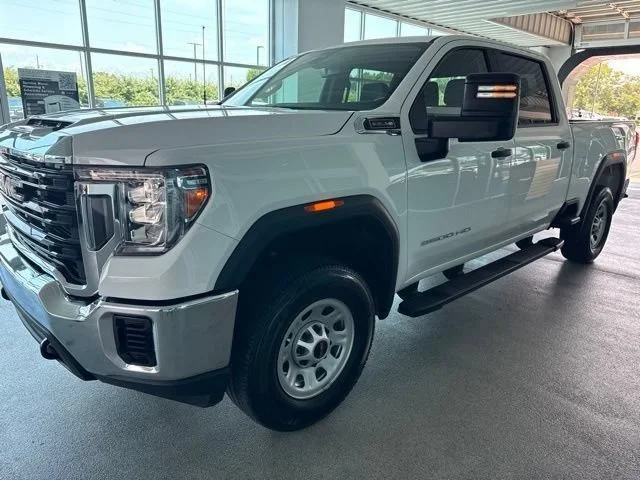 Used 2022 SUMMIT WHITE GMC Pro image 2
